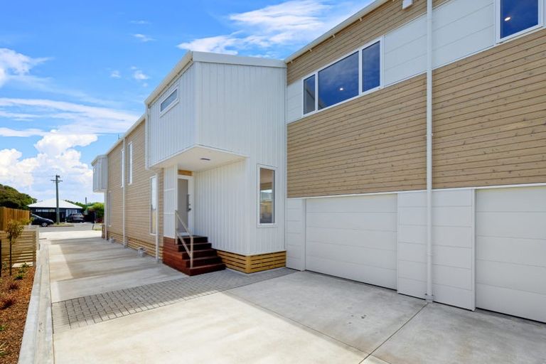 Photo of property in 4/23 Howe Street, New Brighton, Christchurch, 8083