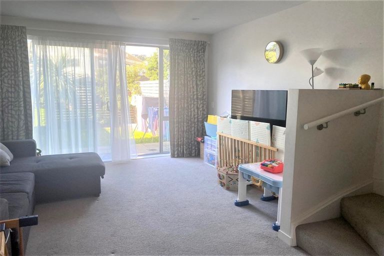 Photo of property in 15/2u Stone Street, Miramar, Wellington, 6022