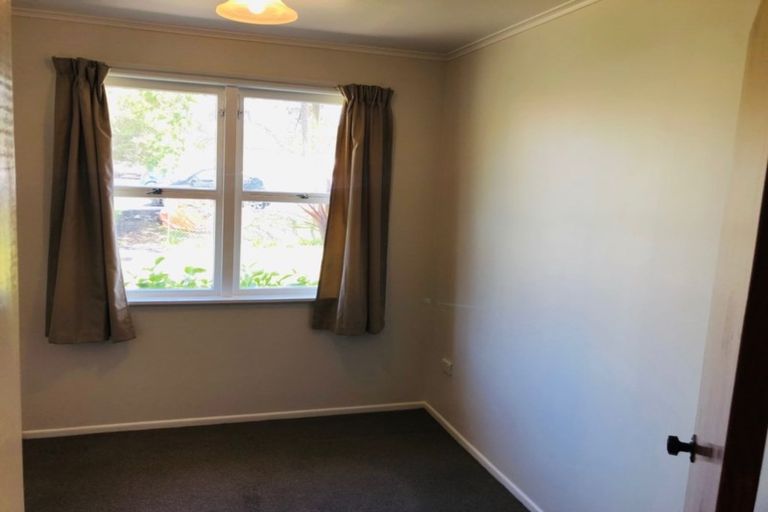 Photo of property in 1/221 Birkdale Road, Birkdale, Auckland, 0626