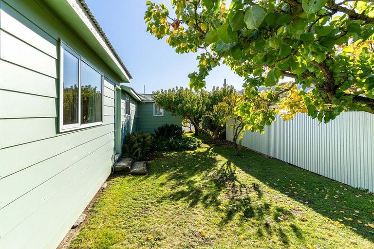 Photo of property in 21 Glendhu Crescent, Otematata, 9412