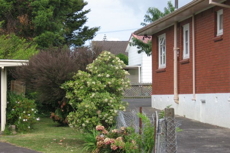 Photo of property in 1/20 Miro Street, New Lynn, Auckland, 0600