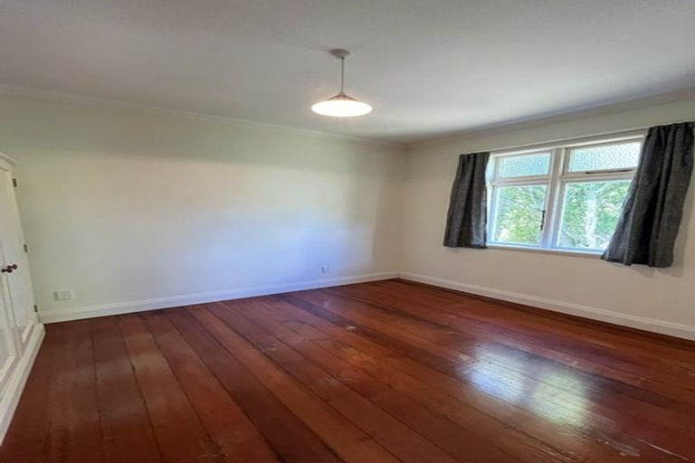 Photo of property in 75 Chamberlain Road, Karori, Wellington, 6012