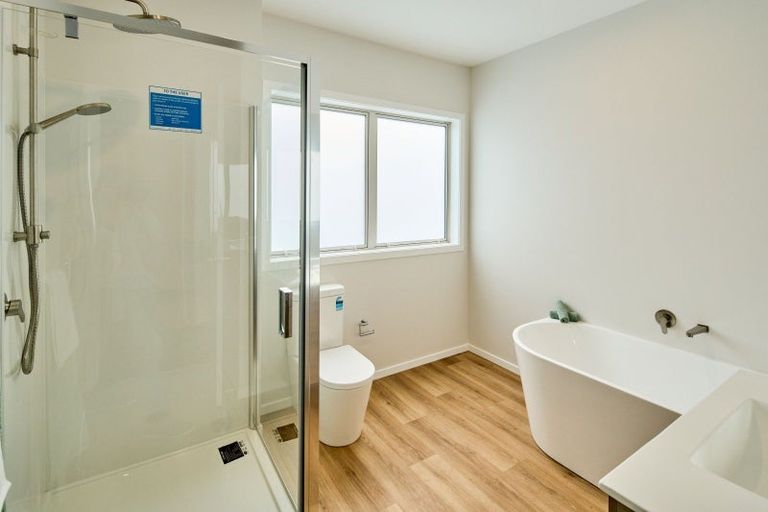 Photo of property in 5 Pakura Place, Wainuiomata, Lower Hutt, 5014