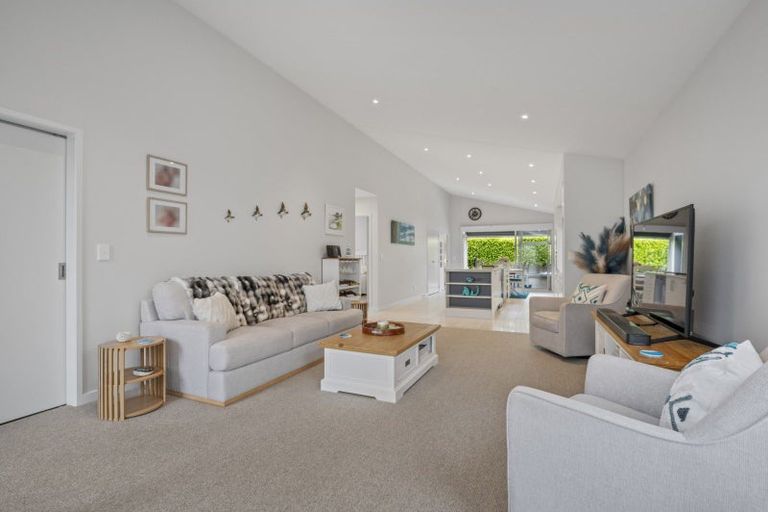 Photo of property in 37 Saint Pauls Drive, Brookfield, Tauranga, 3110