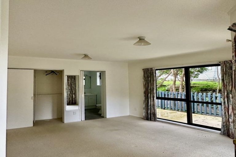 Photo of property in 69 Wellington Road, Paekakariki, 5034