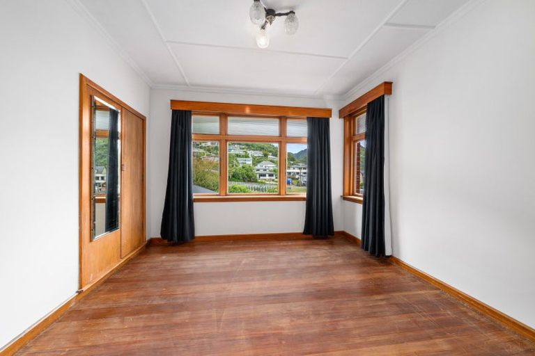 Photo of property in 15 Taranaki Street, Picton, 7220