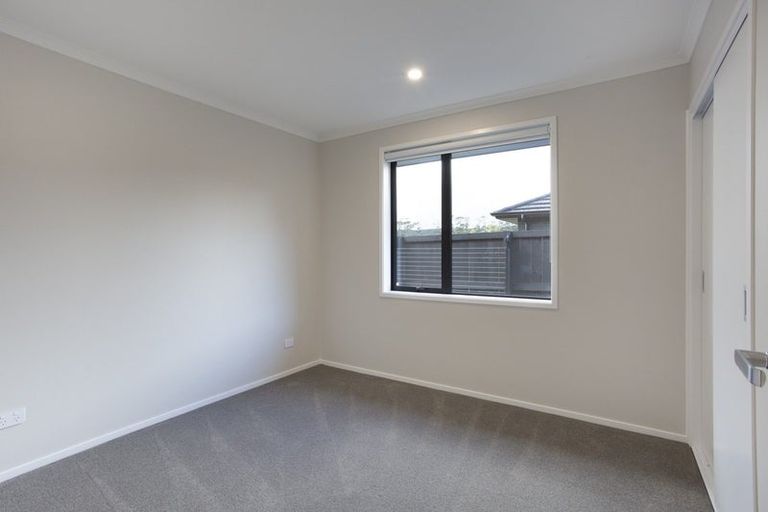 Photo of property in 12 Porokaiwhiri Avenue, Helensville, 0800