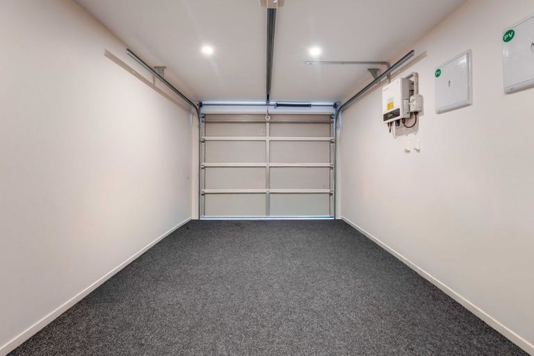 Photo of property in 44 Waipuhinui Way, Wiri, Auckland, 2104