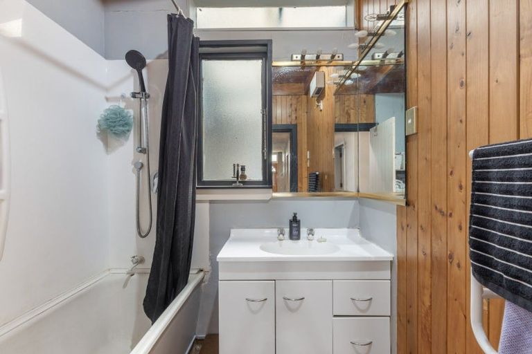 Photo of property in 46 Fitzroy Road, Fitzroy, New Plymouth, 4312