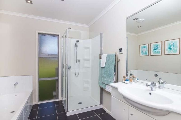 Photo of property in 253 Mapara Road, Acacia Bay, Taupo, 3385