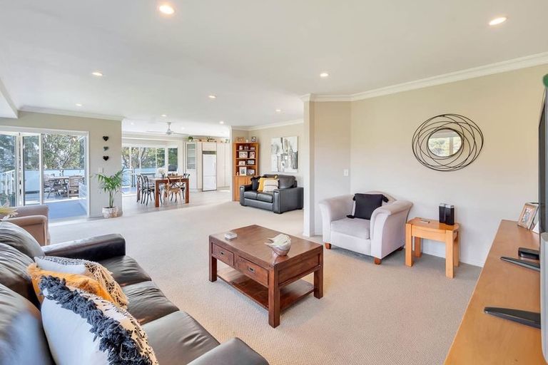 Photo of property in 259 Kaipara Road, Papakura, 2582