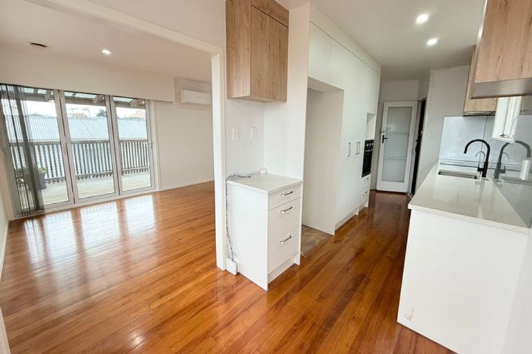 Photo of property in 140 Ti Rakau Drive, Pakuranga, Auckland, 2010