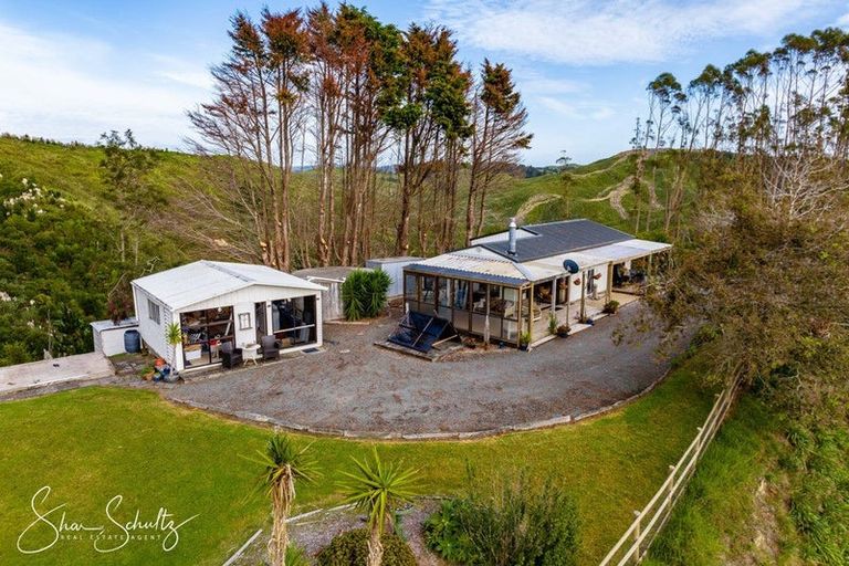 Photo of property in 800 Bickerstaffe Road, Maungaturoto, 0587