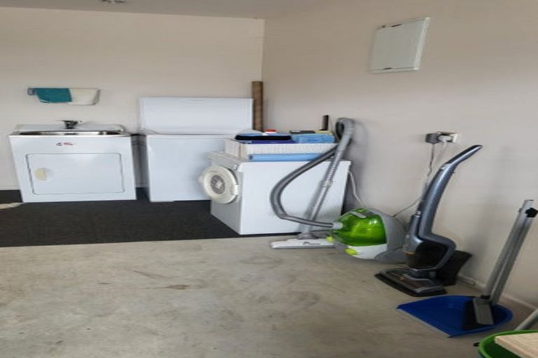 Photo of property in 2/2 Harkness Place, Westport, 7825