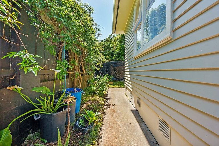 Photo of property in 3/14 Orchid Place, Te Atatu South, Auckland, 0610