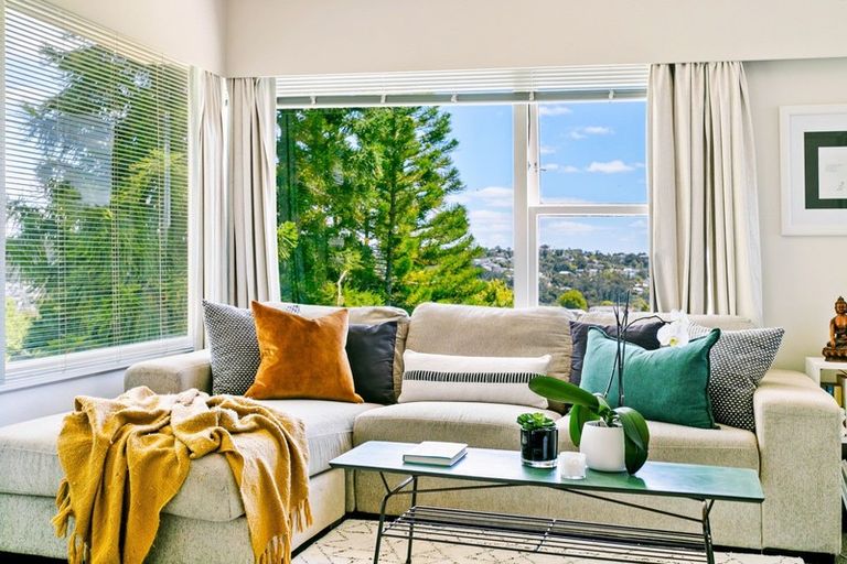 Photo of property in 2/23 Seaview Road, Glenfield, Auckland, 0629