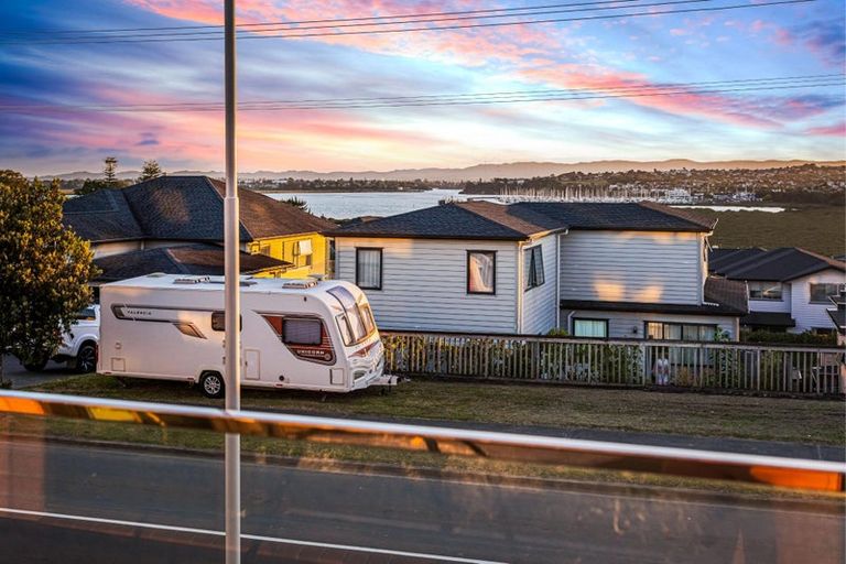 Photo of property in 22/1 Scott Road, Hobsonville, Auckland, 0616