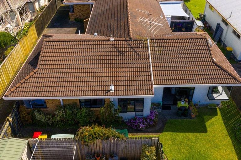 Photo of property in 2/18 Milton Road, Orewa, 0931