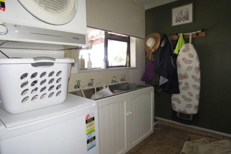 Photo of property in 22 Queen Street, Westport, 7825