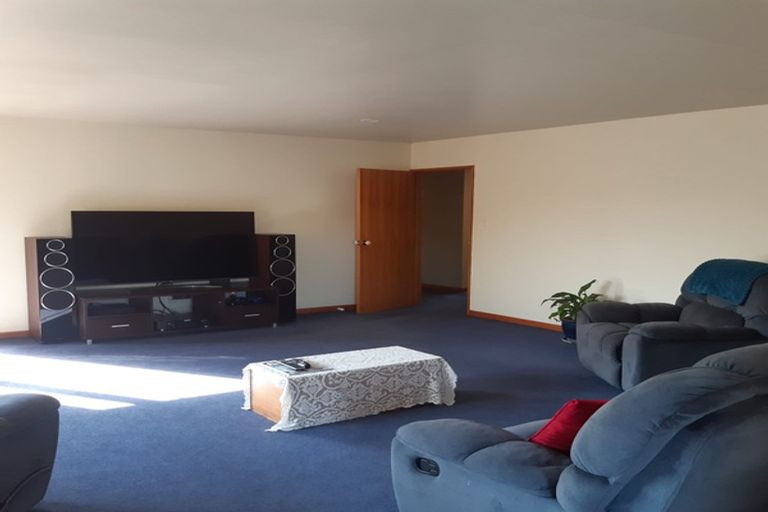 Photo of property in 15 Millcroft Place, Parklands, Christchurch, 8083