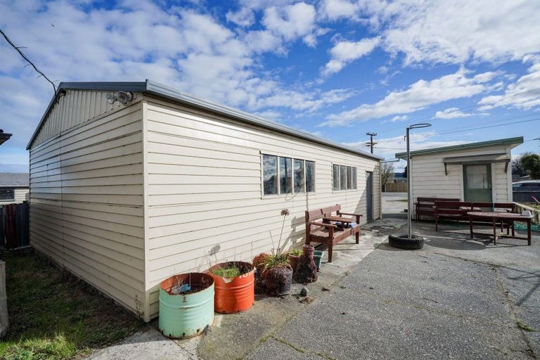 Photo of property in 89 Half Mile Road, Tuatapere, 9620