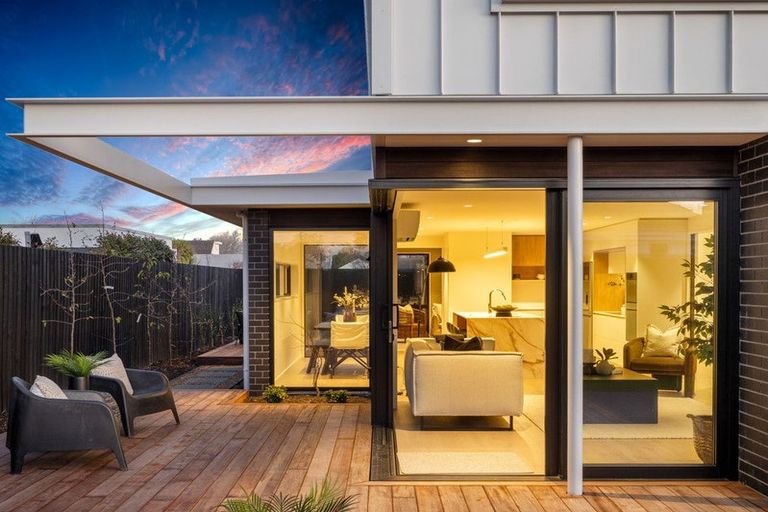 Photo of property in 70a Wai-iti Terrace, Bryndwr, Christchurch, 8052