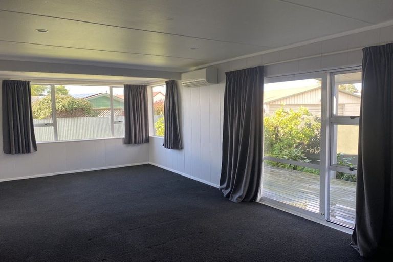 Photo of property in 16 Gilmour Place, Taradale, Napier, 4112
