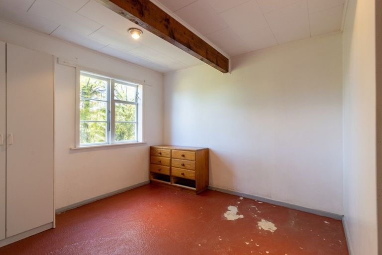 Photo of property in 79 Salford Street, Newlands, Wellington, 6037