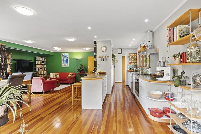 Photo of property in 323 Ohiro Road, Brooklyn, Wellington, 6021