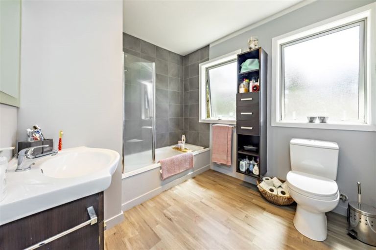 Photo of property in 18 Matipo Drive, Tuakau, 2121