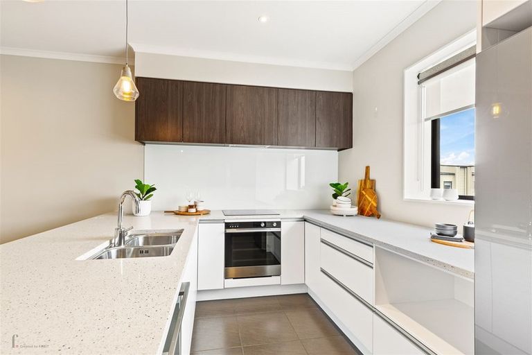 Photo of property in 215 Hobsonville Point Road, Hobsonville, Auckland, 0616