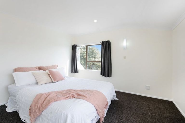 Photo of property in 3 Dennis Grove, Paraparaumu Beach, Paraparaumu, 5032