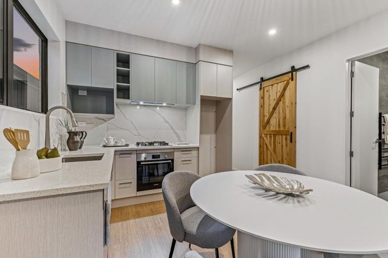 Photo of property in 21 Paretao Street, Massey, 0614