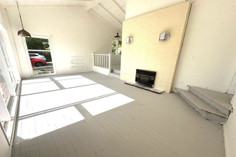 Photo of property in 305 Don Buck Road, Massey, Auckland, 0614