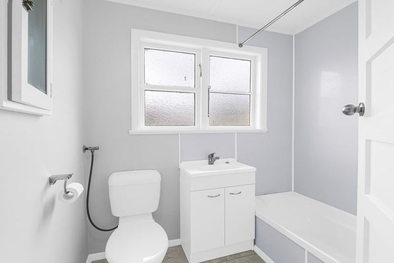 Photo of property in 17 Ngarimu Street, Roslyn, Palmerston North, 4414