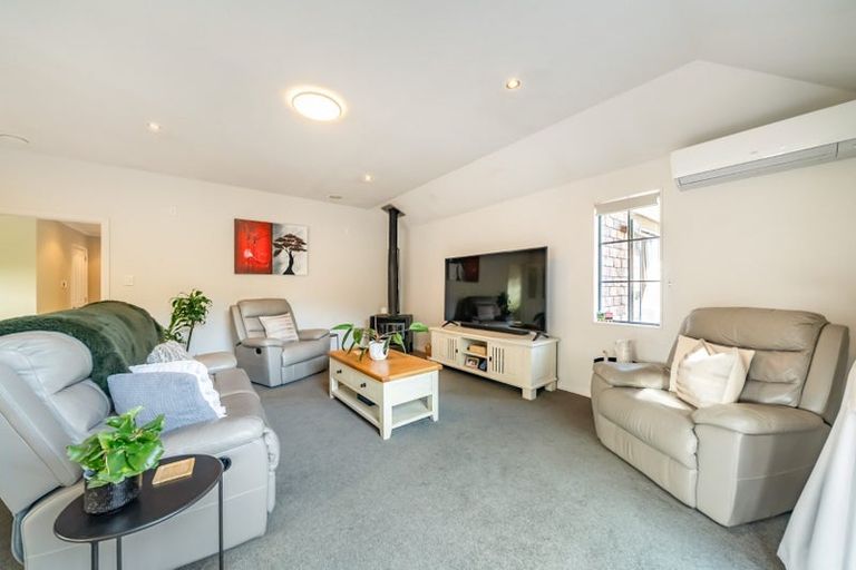 Photo of property in 39 Ebdentown Street, Ebdentown, Upper Hutt, 5018