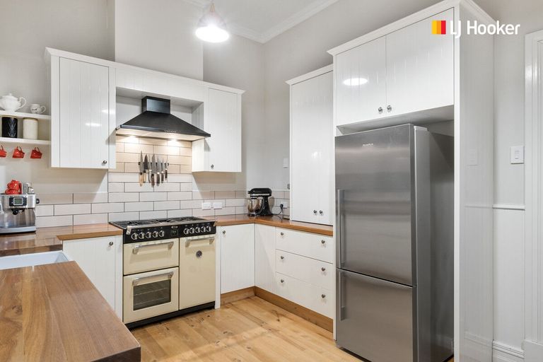 Photo of property in 73 Royal Crescent, Saint Kilda, Dunedin, 9012