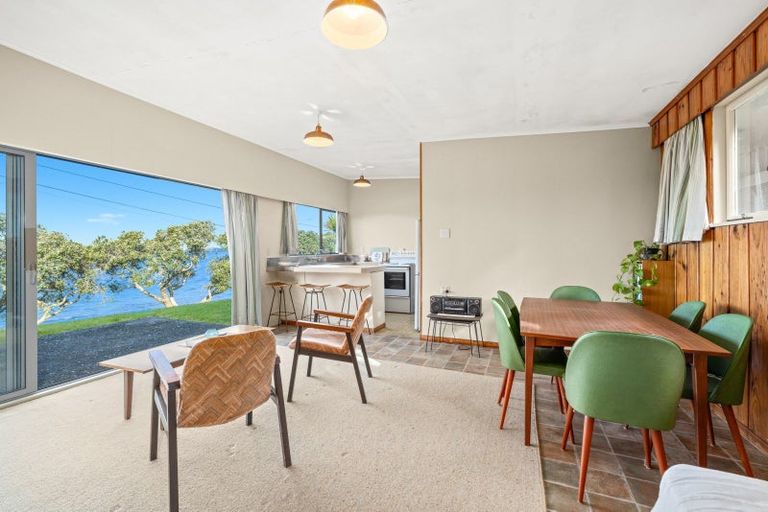 Photo of property in 16 Dalton Road, Snells Beach, 0920