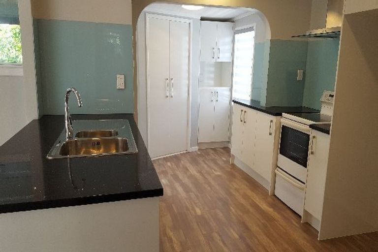 Photo of property in 1 Glenbervie Crescent, Massey, Auckland, 0614