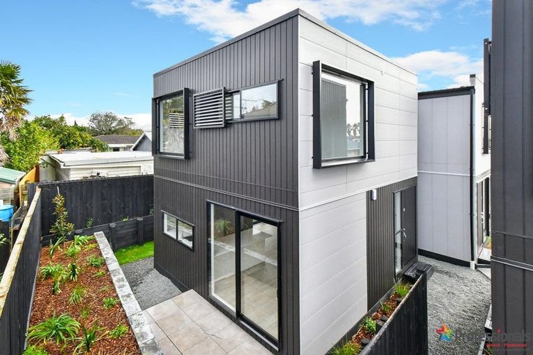 Photo of property in 9e Coates Road, Papatoetoe, Auckland, 2025