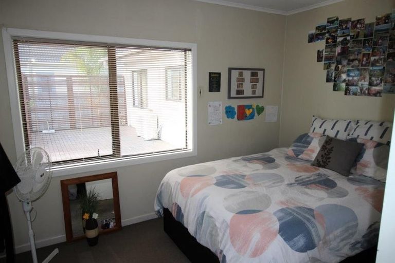 Photo of property in 30 Grove Road, Papakura, 2110