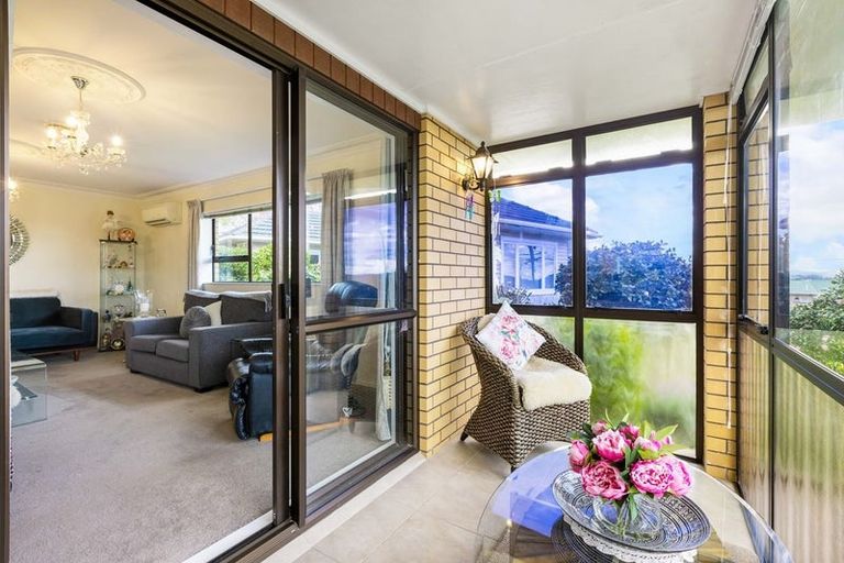 Photo of property in 1 Elcoat Avenue, Henderson, Auckland, 0612