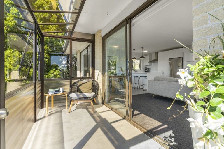 Photo of property in 1/39 Sunset Road, Totara Vale, Auckland, 0632