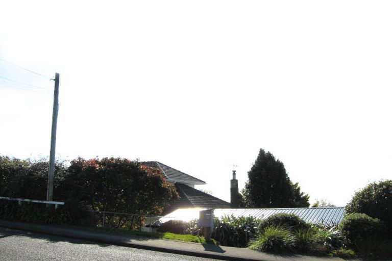 Photo of property in 4 Lismore Street, Strandon, New Plymouth, 4312