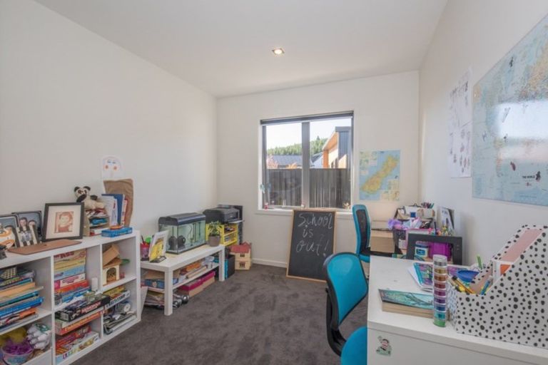 Photo of property in 80 Forest Heights, Wanaka, 9305