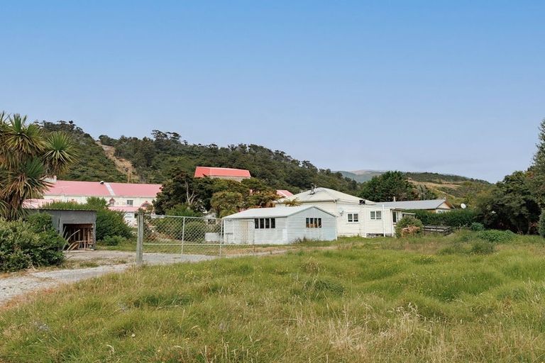 Photo of property in 27 Dole Street, Ngakawau, 7824