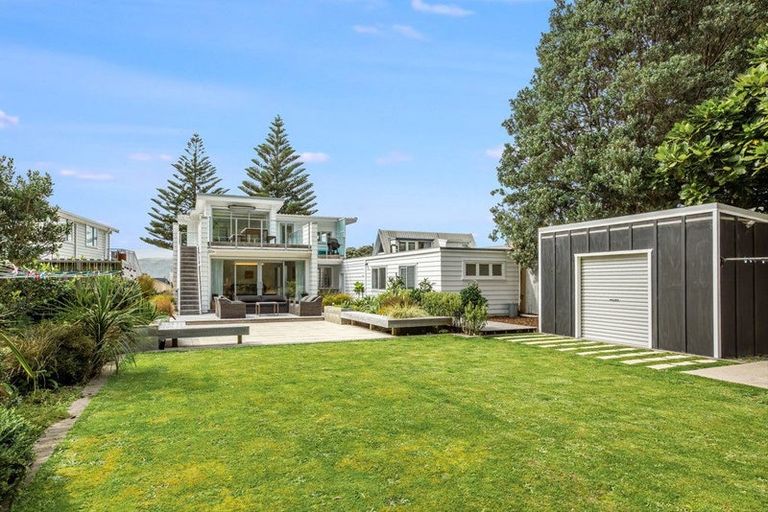 Photo of property in 185 Breaker Bay Road, Breaker Bay, Wellington, 6022