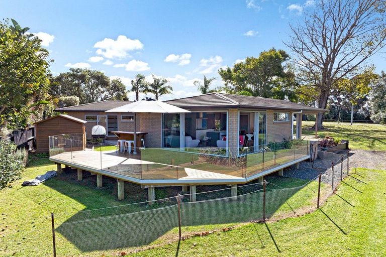 Photo of property in 160 Torkar Road, Clarks Beach, 2122