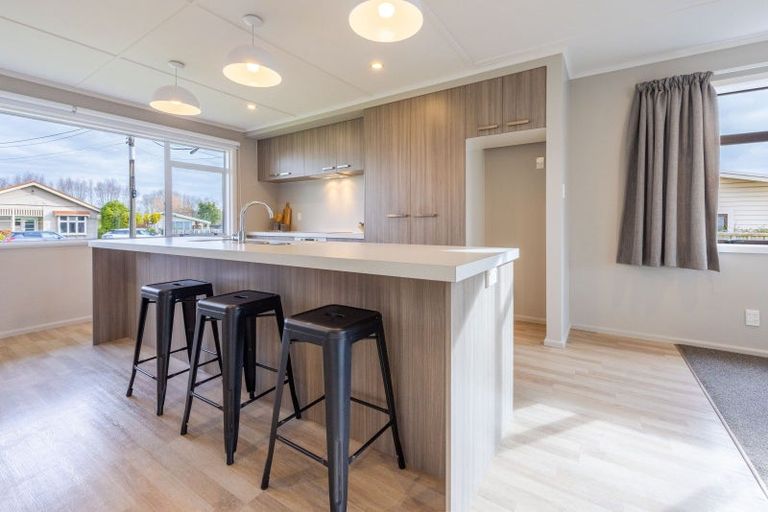 Photo of property in 6 Woburn Street, Waipukurau, 4200