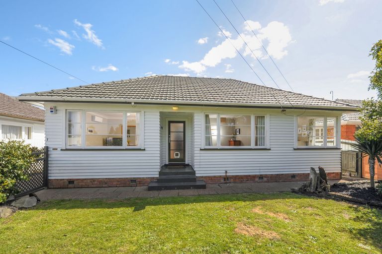 Photo of property in 1/15 Rosier Road, Glen Eden, Auckland, 0602
